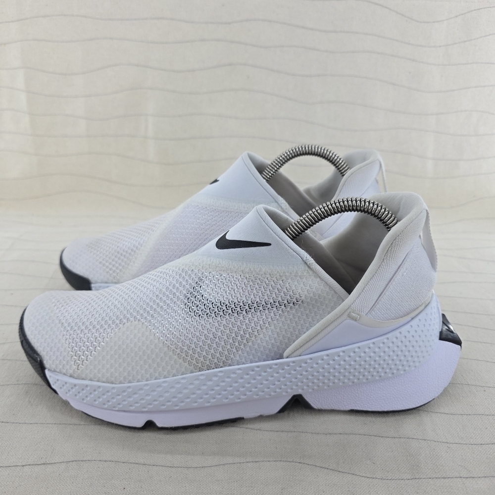 Nike Womems Go FlyEase Hands Free White Running Shoes Sneakers DR5540-102 Sz 7.5 - Picture 2 of 13